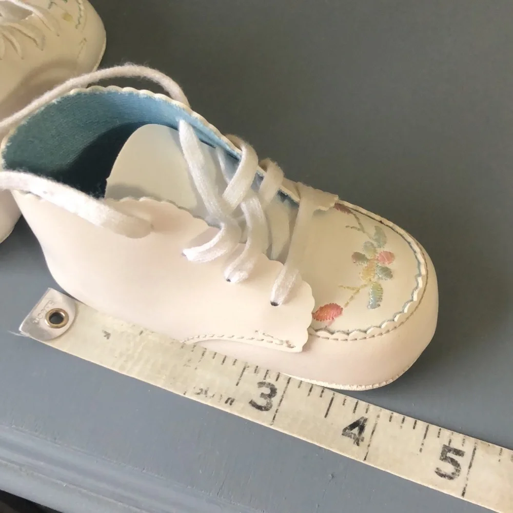 Vintage embroidered booties 6 month size